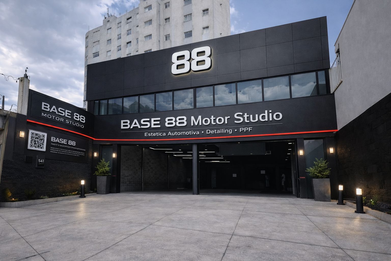 BASE 88 Motor Studio — Fachada